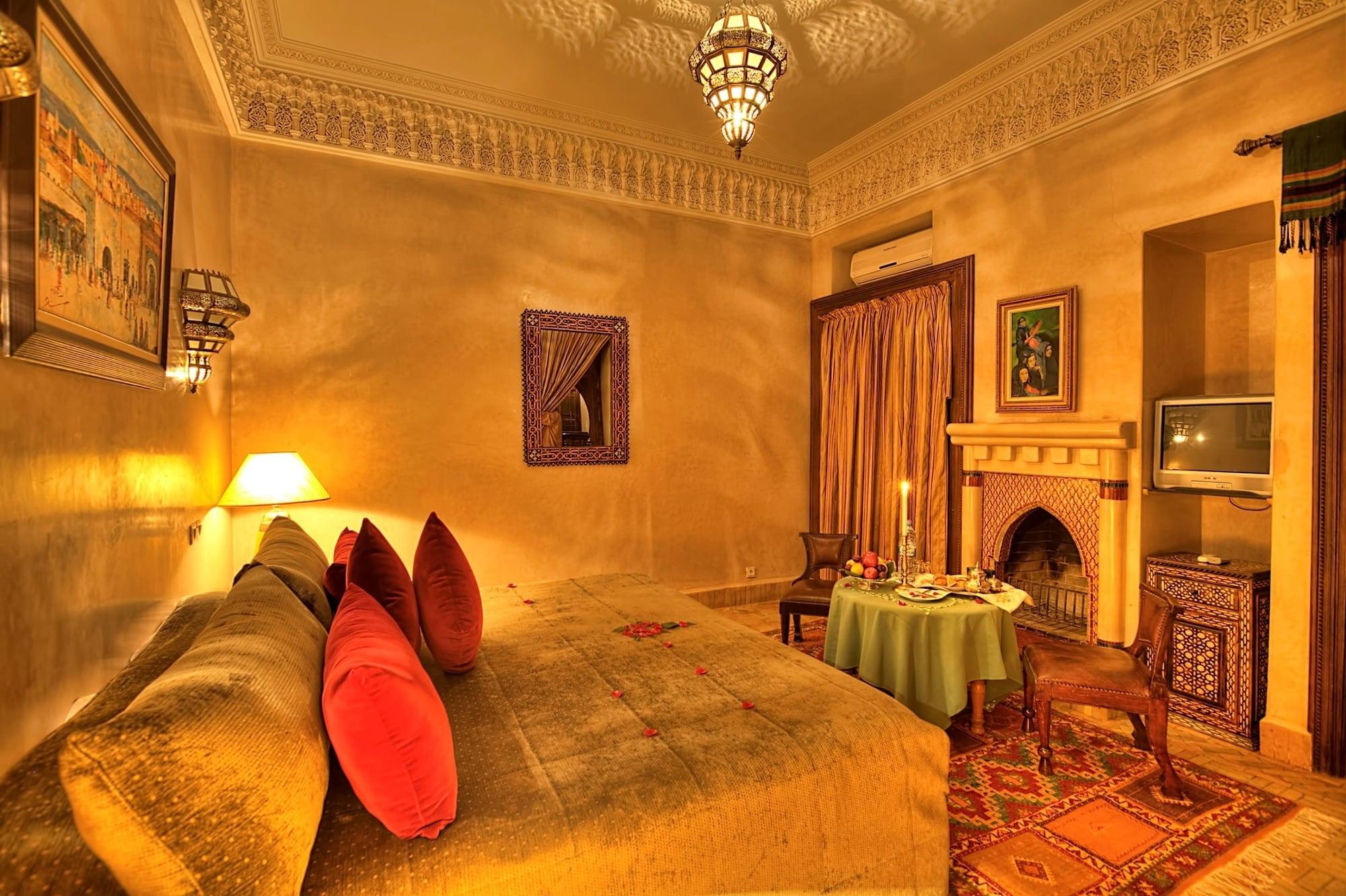 Riad Kniza Marakeş Dış mekan fotoğraf A bedroom in the hotel