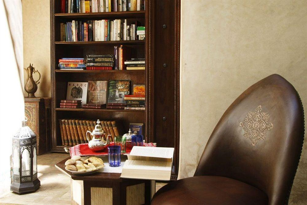 Riad Kniza Marakeş Dış mekan fotoğraf Library at the hotel