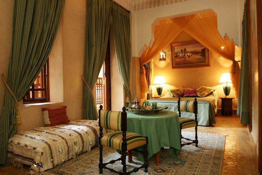 Riad Kniza Marakeş Dış mekan fotoğraf A suite at the hotel