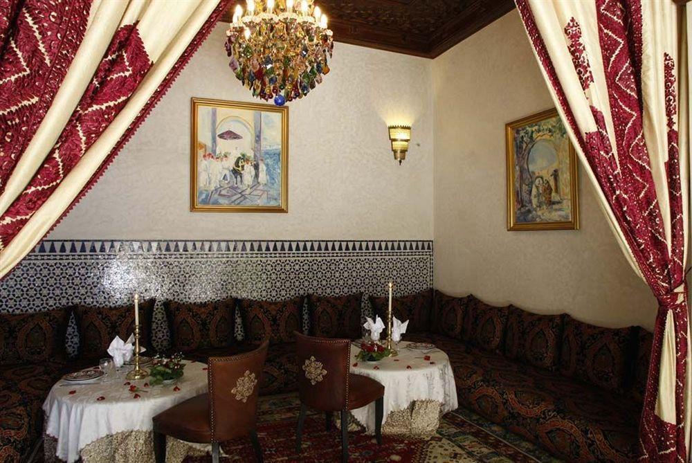 Riad Kniza Marakeş Dış mekan fotoğraf A Moroccan restaurant in Casablanca