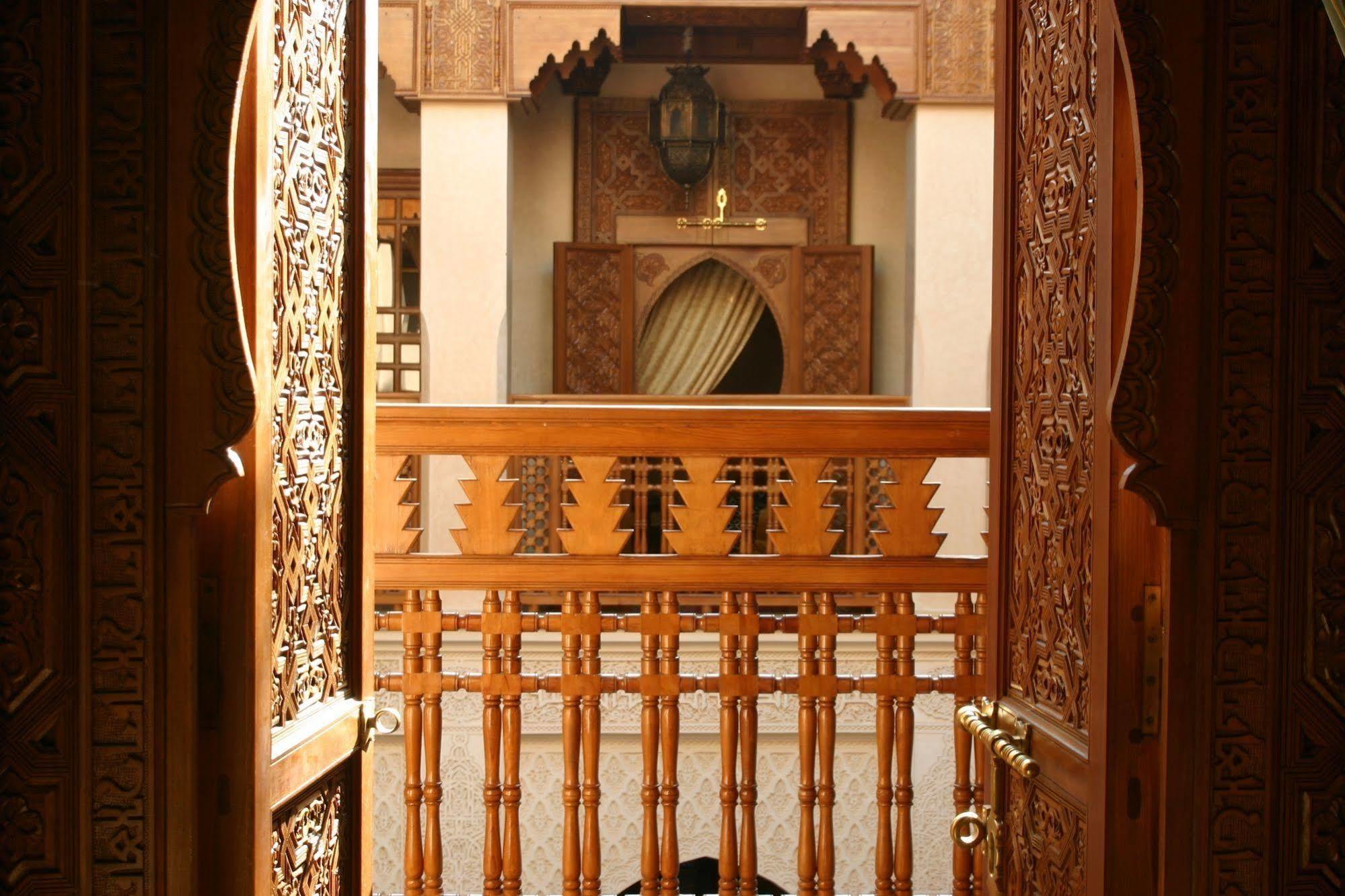 Riad Kniza Marakeş Dış mekan fotoğraf The tomb of Ibn Arafa