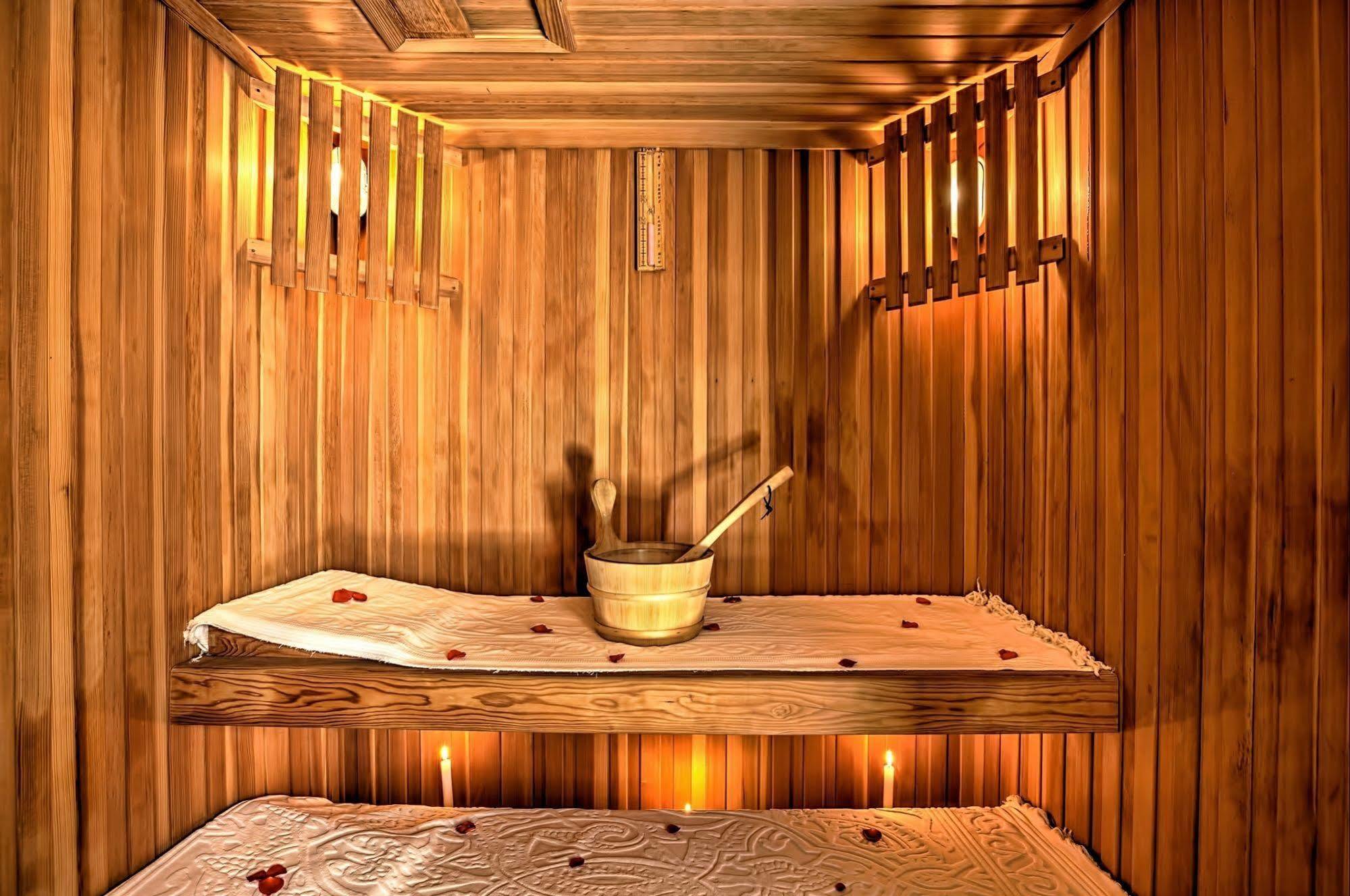 Riad Kniza Marakeş Dış mekan fotoğraf A traditional Finnish sauna