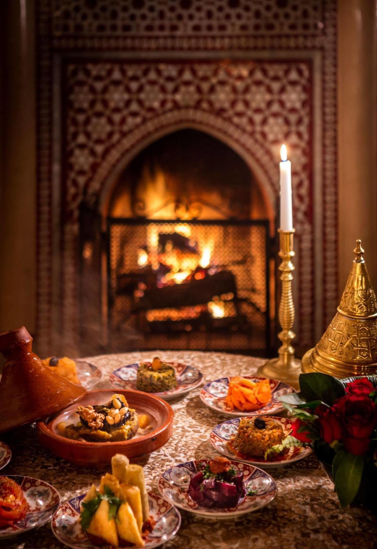 Riad Kniza Marakeş Dış mekan fotoğraf A fireplace in a Moroccan riad