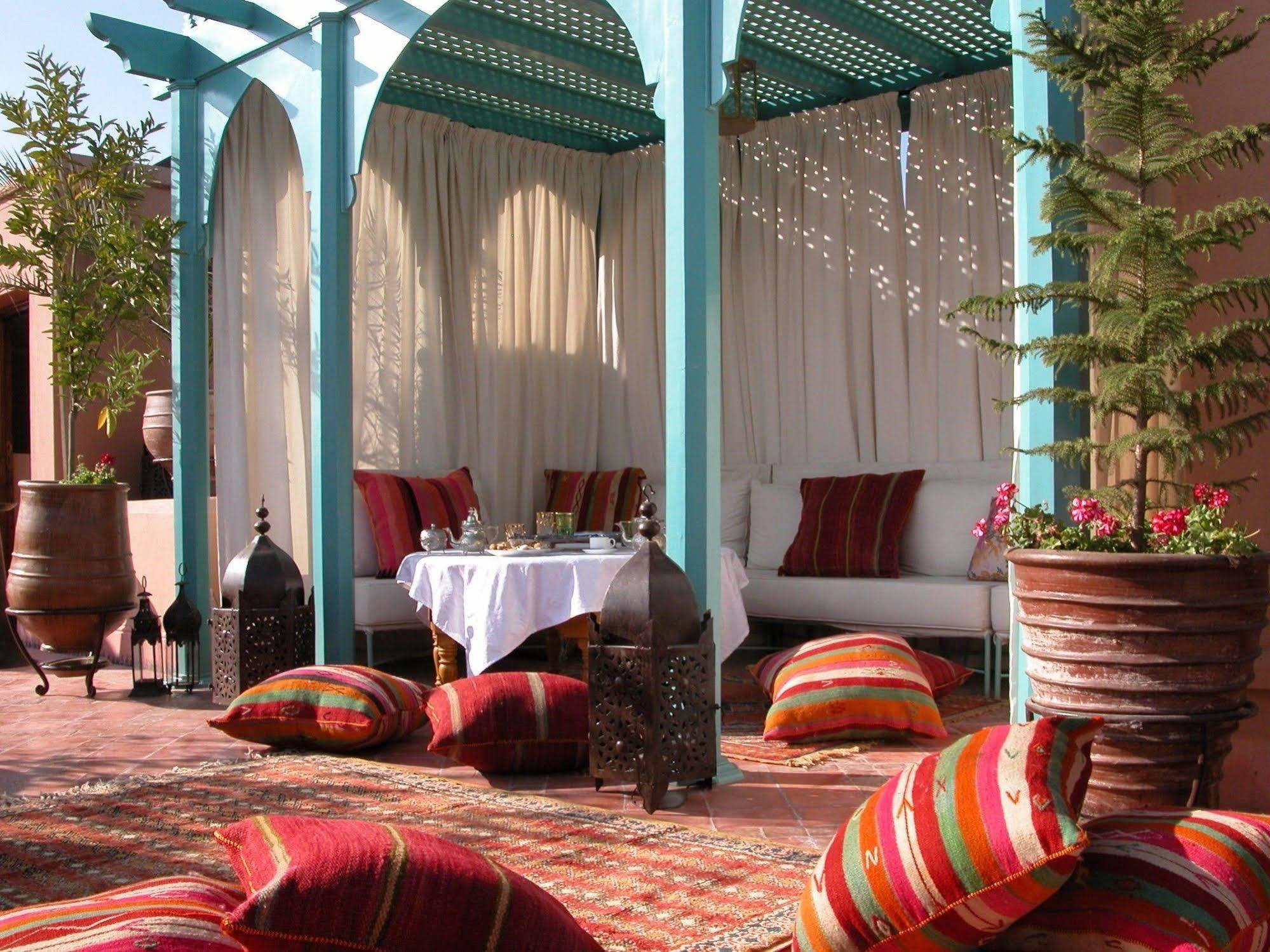 Riad Kniza Marakeş Dış mekan fotoğraf Roof terrace at the Hotel Amanjena